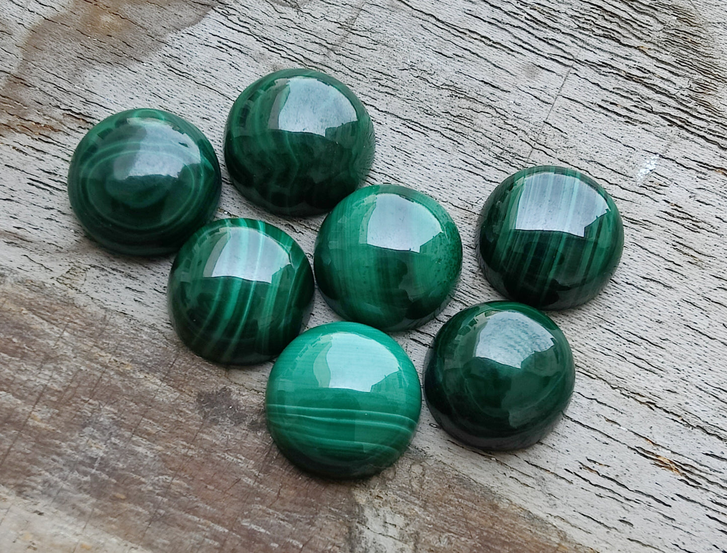 NATURAL MALACHITE ROUND SHAPE CABOCHON FLAT BACK CALIBRATED GEMSTONES