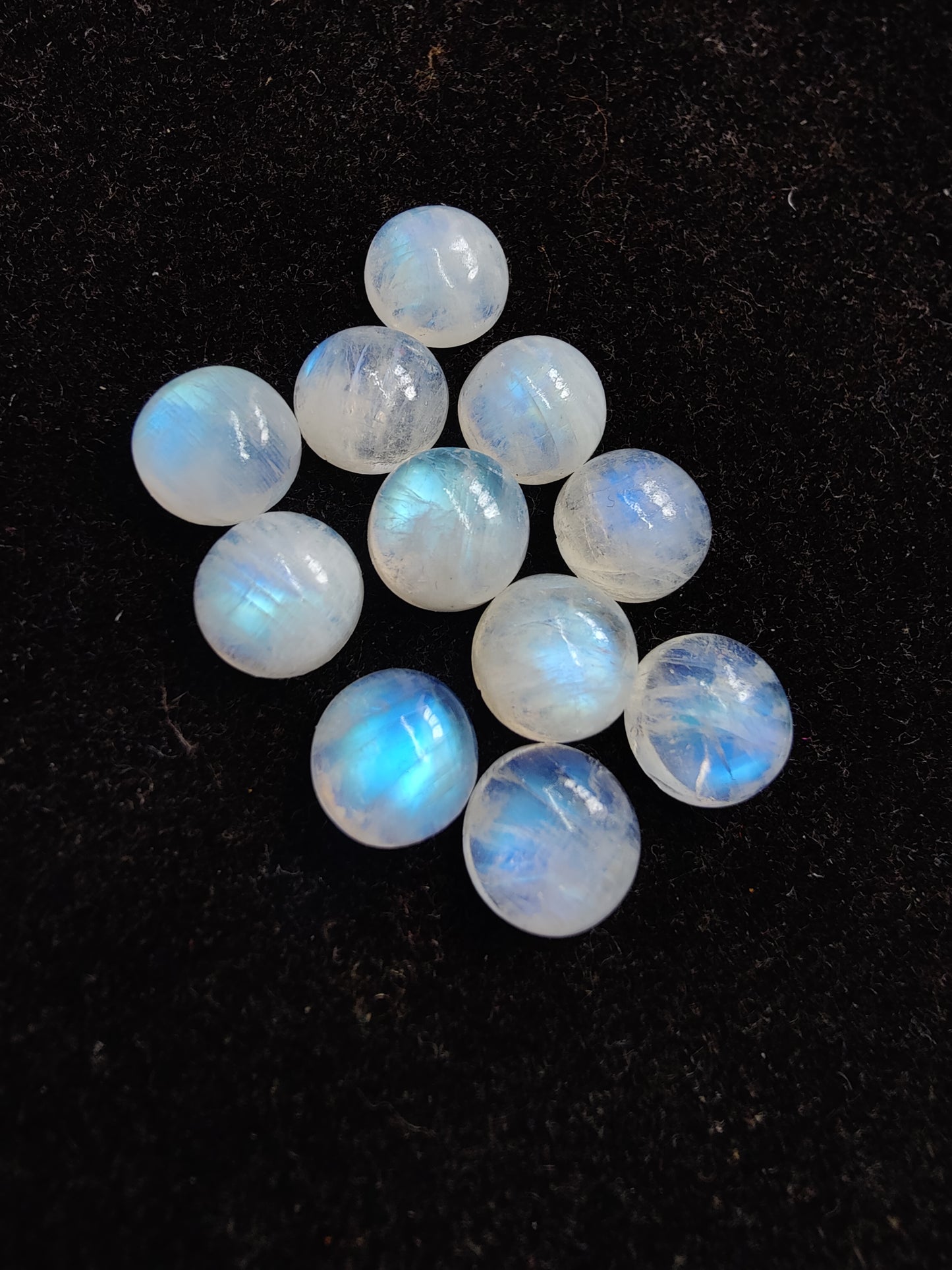 AAA+ QUALITY NATURAL RAINBOW MOONSTONE ROUND SHAPE CABOCHON FLAT BACK CALIBRATED GEMSTONES, ALL SIZES AVAILABLE