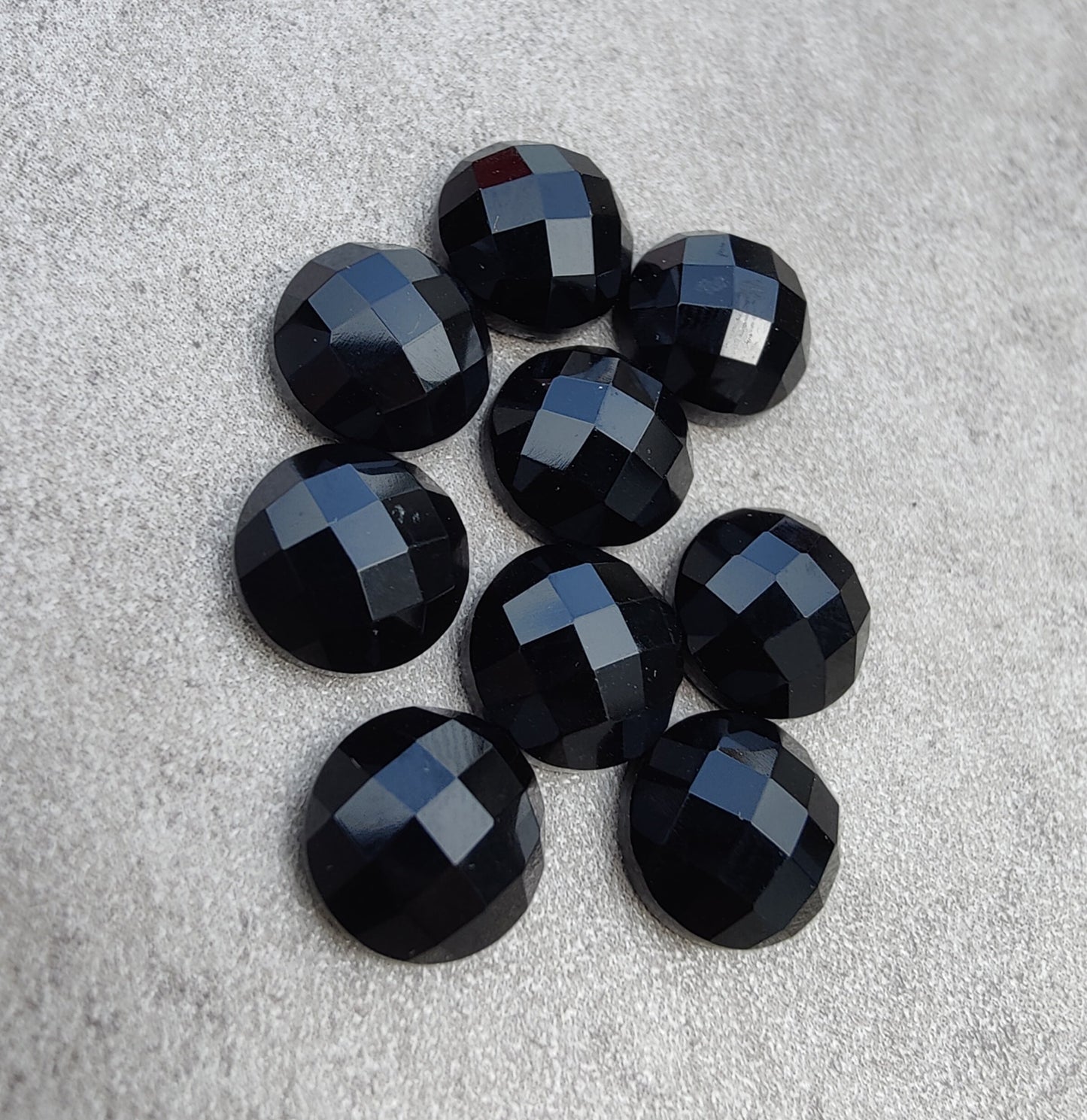 AAA+ QUALITY NATURAL BLACK ONYX ROUND SHAPE CHECKER CUT FLAT BACK CALIBRATED GEMSTONES, ALL SIZES AVAILABLE