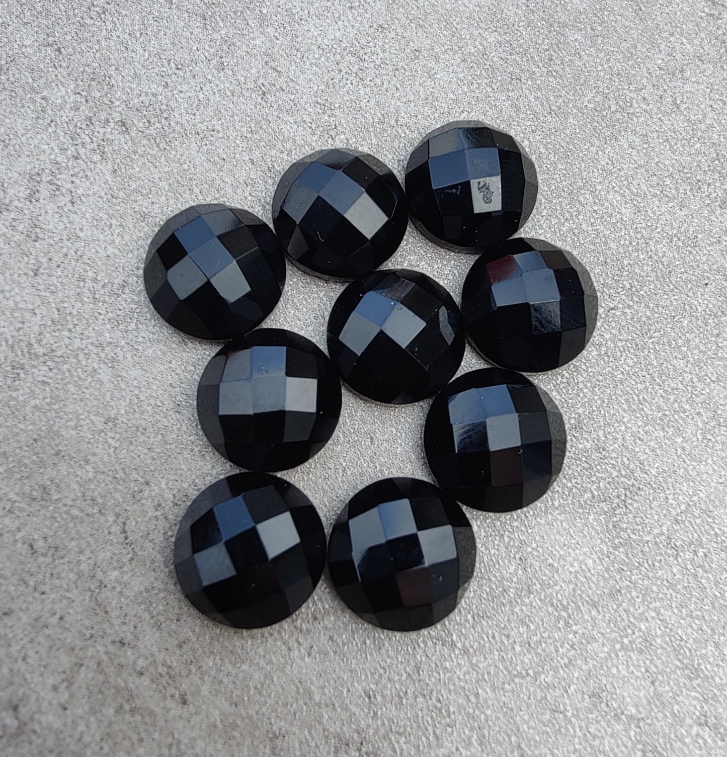 AAA+ QUALITY NATURAL BLACK ONYX ROUND SHAPE CHECKER CUT FLAT BACK CALIBRATED GEMSTONES, ALL SIZES AVAILABLE