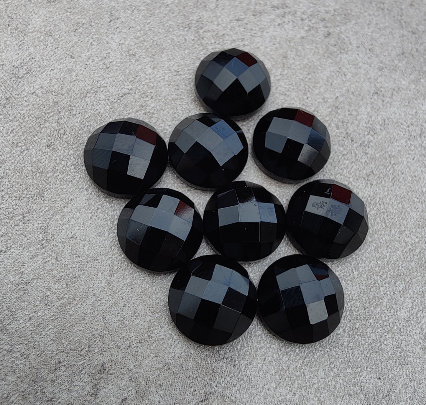 AAA+ QUALITY NATURAL BLACK ONYX ROUND SHAPE CHECKER CUT FLAT BACK CALIBRATED GEMSTONES, ALL SIZES AVAILABLE