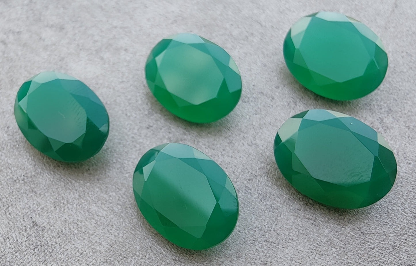 AAA+ Quality Natural Green Onyx Oval Shape Faceted Cut Flat Back Wholesale Calibrated Gemstones, All Sizes Available