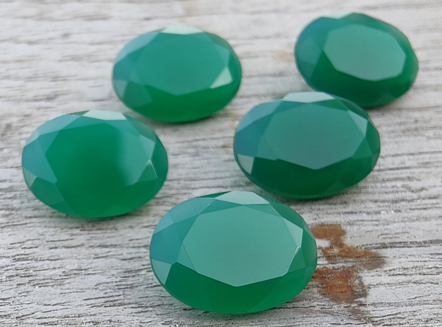 AAA+ Quality Natural Green Onyx Oval Shape Faceted Cut Flat Back Wholesale Calibrated Gemstones, All Sizes Available