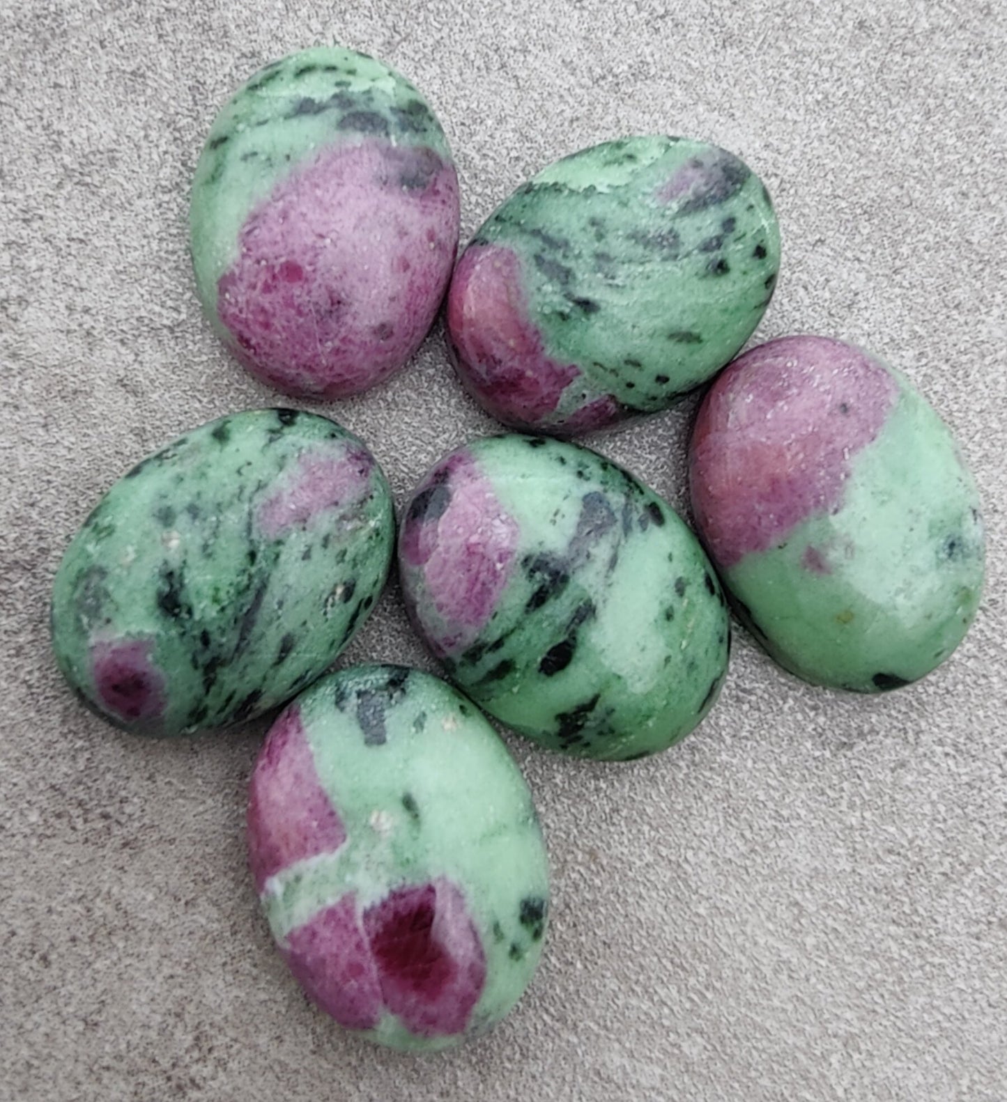 AAA+ QUALITY NATURAL RUBY ZOISITE OVAL SHAPE CABOCHON FLAT BACK CALIBRATED WHOLESALE GEMSTONES, ALL SIZES AVAILABLE