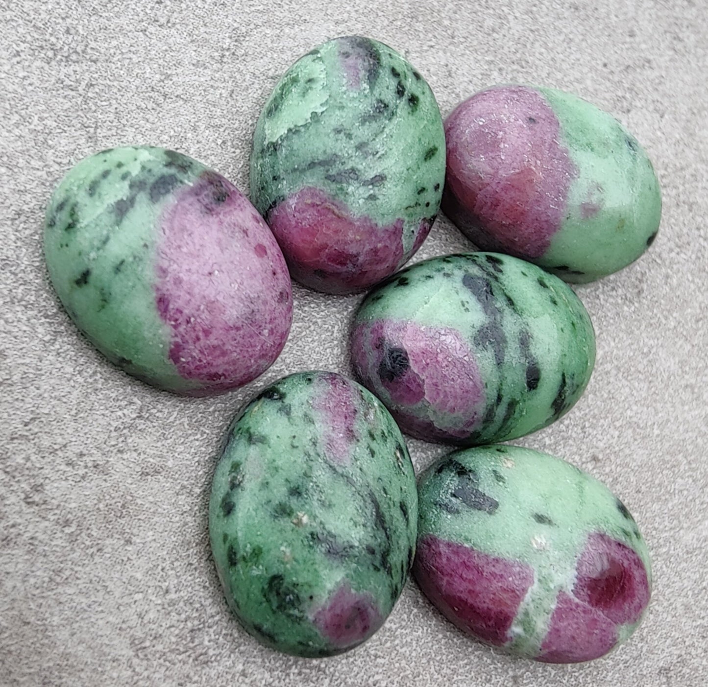AAA+ QUALITY NATURAL RUBY ZOISITE OVAL SHAPE CABOCHON FLAT BACK CALIBRATED WHOLESALE GEMSTONES, ALL SIZES AVAILABLE