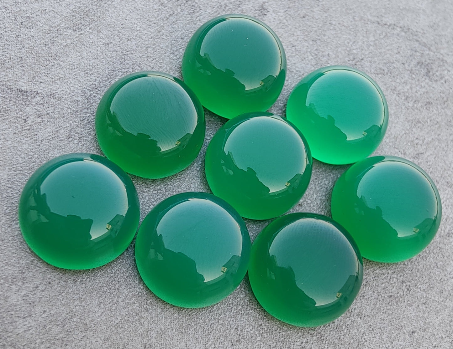 AAA+ QUALITY NATURAL GREEN ONYX ROUND SHAPE CABOCHON FLAT BACK CALIBRATED ROUND SHAPE GEMSTONES, ALL SIZES AVAILABLE