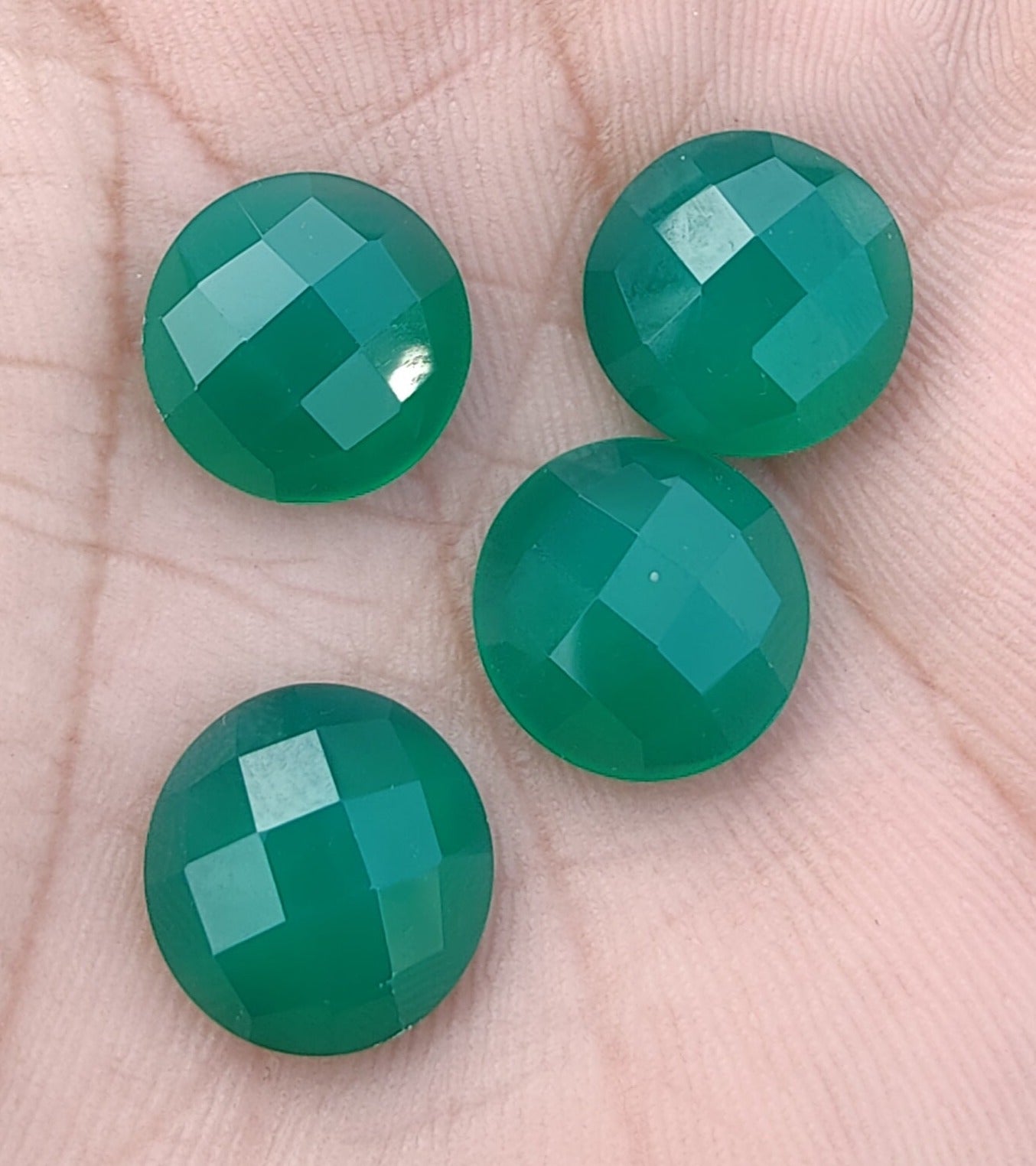 AAA+ QUALITY NATURAL GREEN ONYX ROUND SHAPE CHECKER CUT FLAT BACK CALIBRATED GEMSTONES, ALL SIZES AVAILABLE