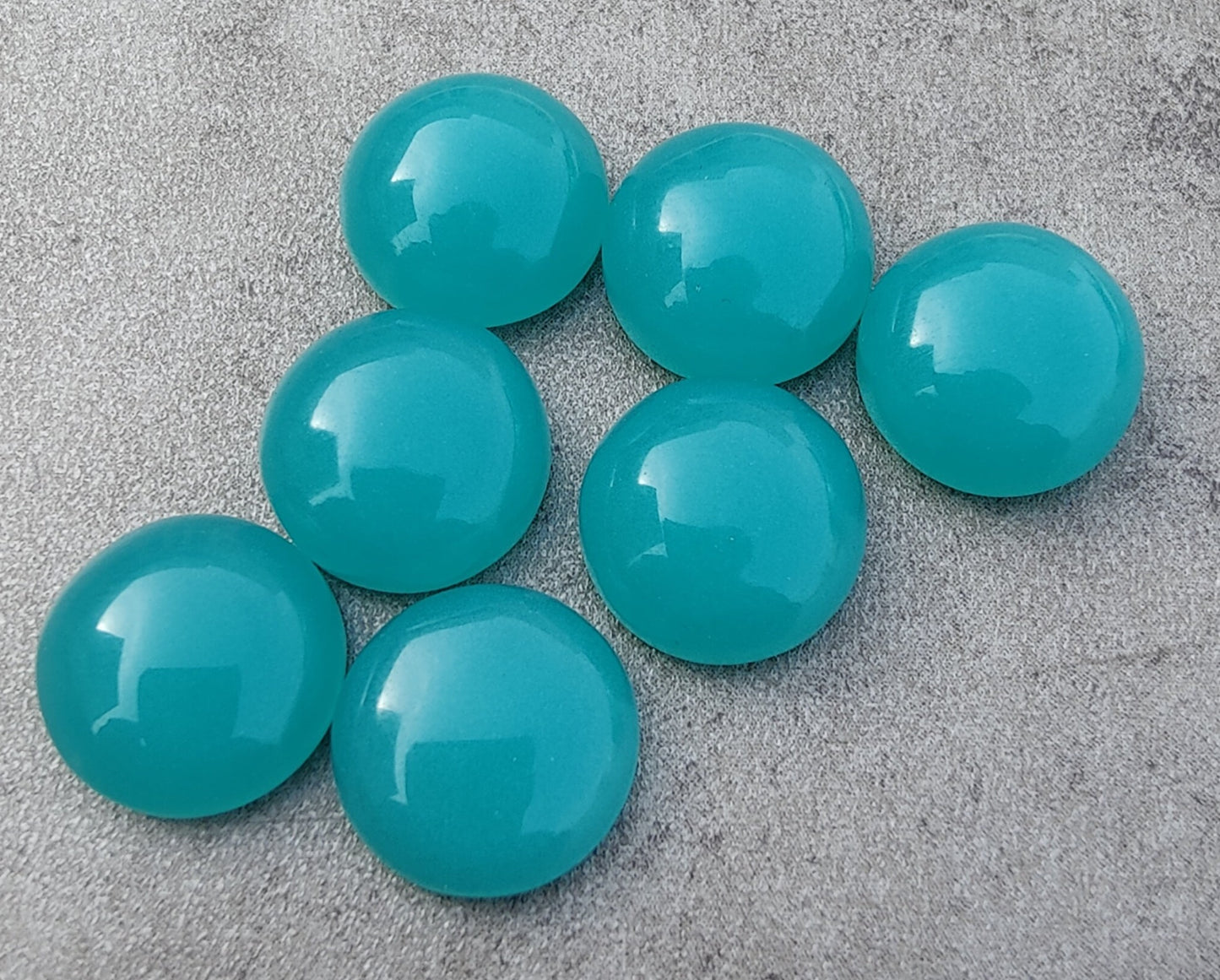 AAA+ QUALITY NATURAL BLUE CHALCEDONY ROUND SHAPE CABOCHON FLAT BACK CALIBRATED GEMSTONES, ALL SIZES AVAILABLE