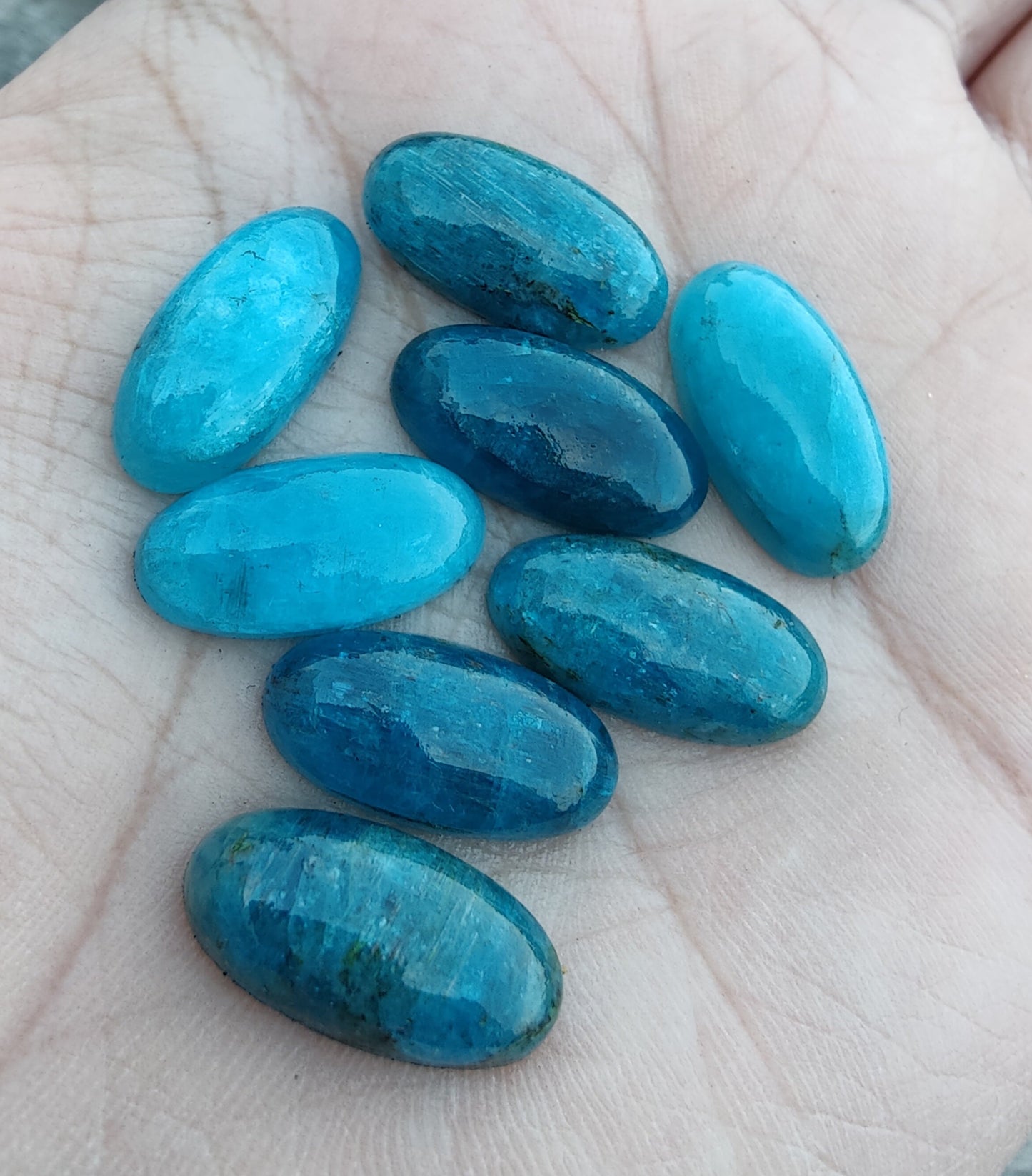 AAA+ QUALITY NATURAL NEON APATITE BIG OVAL SHAPE CABOCHON FLAT BACK CALIBRATED BEDA SHAPE GEMSTONES, ALL SIZES AVAILABLE