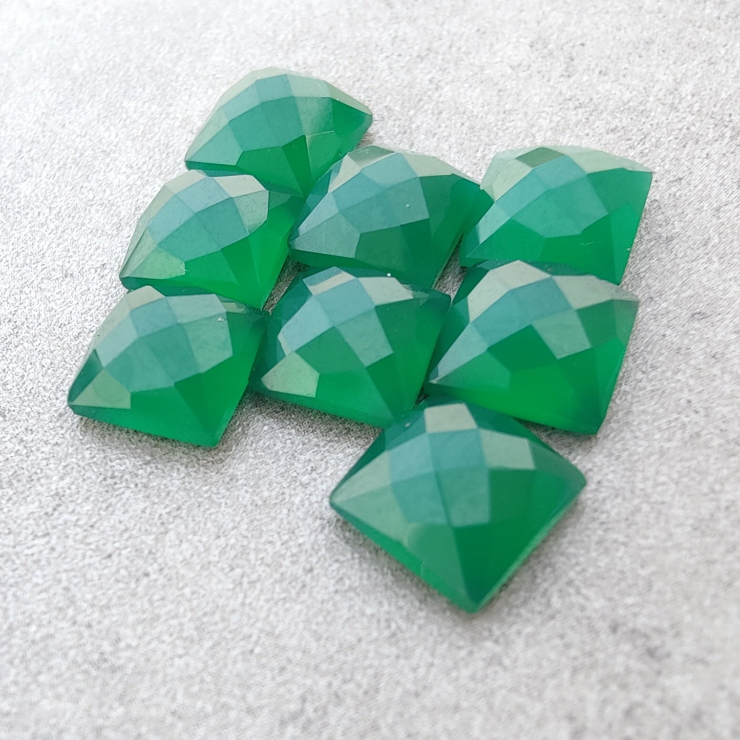 AAA+ QUALITY NATURAL GREEN ONYX SQUARE SHAPE CHECKER CUT FLAT BACK CALIBRATED GEMSTONES, ALL SIZES AVAILABLE