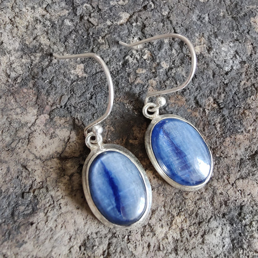 925 SOLID STERLING SILVER NATURAL KYANITE GEMSTONE HOOK EARRING