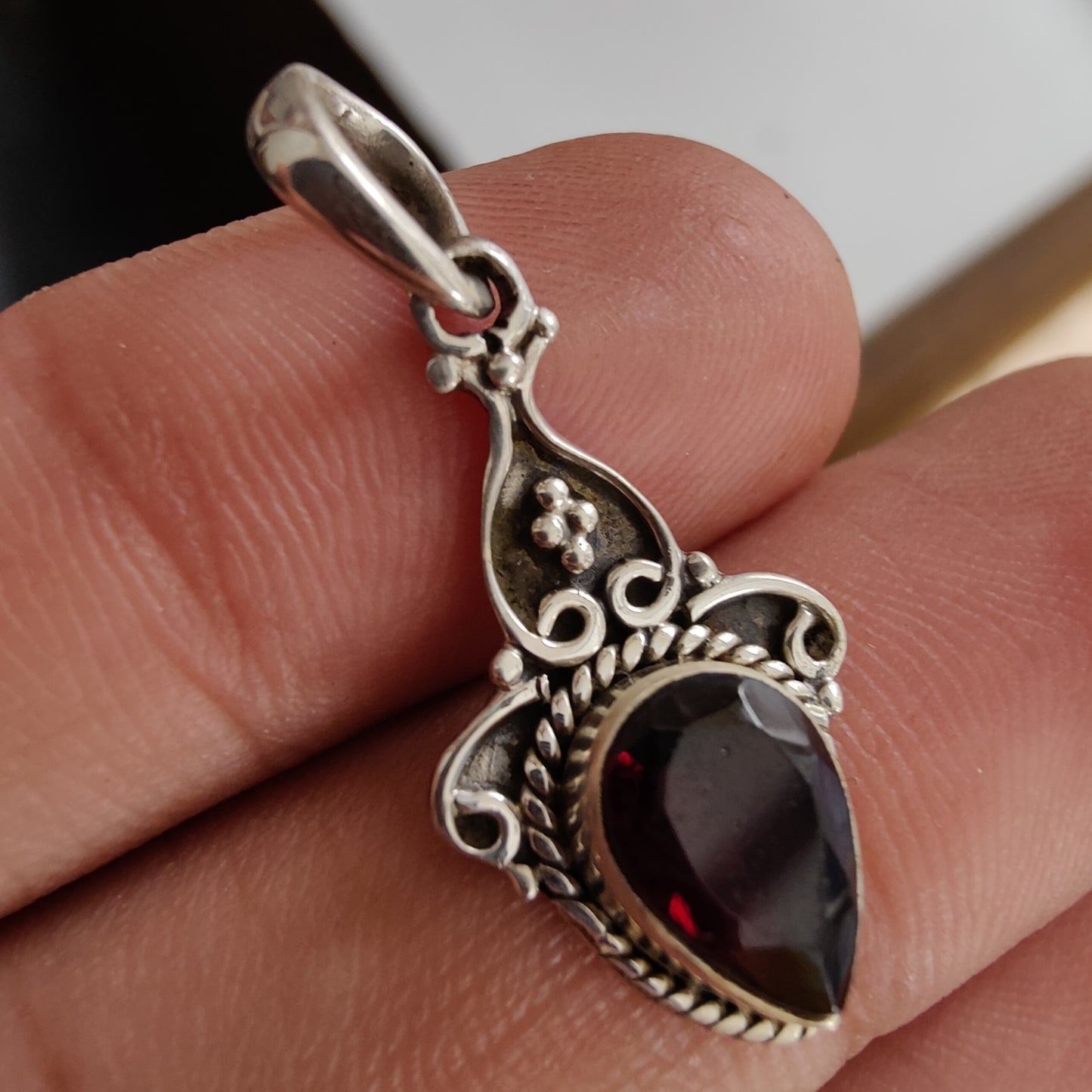 925 SOLID STERLING SILVER NATURAL GARNET GEMSTONE HOOK EARRING