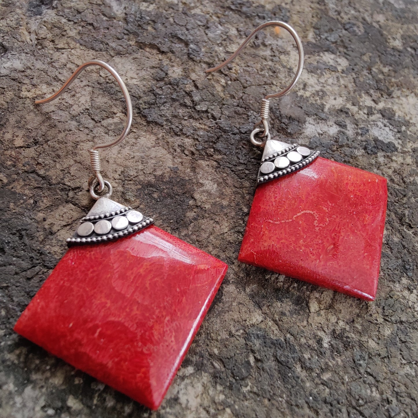 925 SOLID STERLING SILVER NATURAL RED CORAL GEMSTONE HOOK EARRING