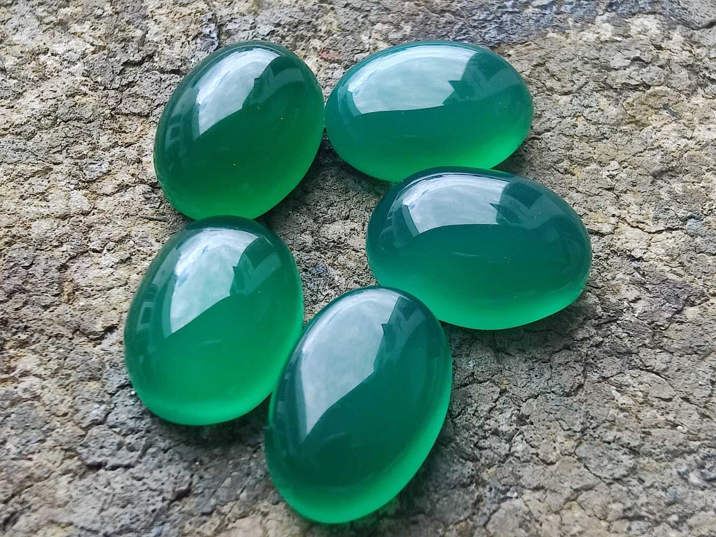 NATURAL GREEN ONYX OVAL SHAPE CABOCHON FLAT BACK CALIBRATED AAA+ QUALITY GEMSTONES, ALL SIZES AVAILABLE