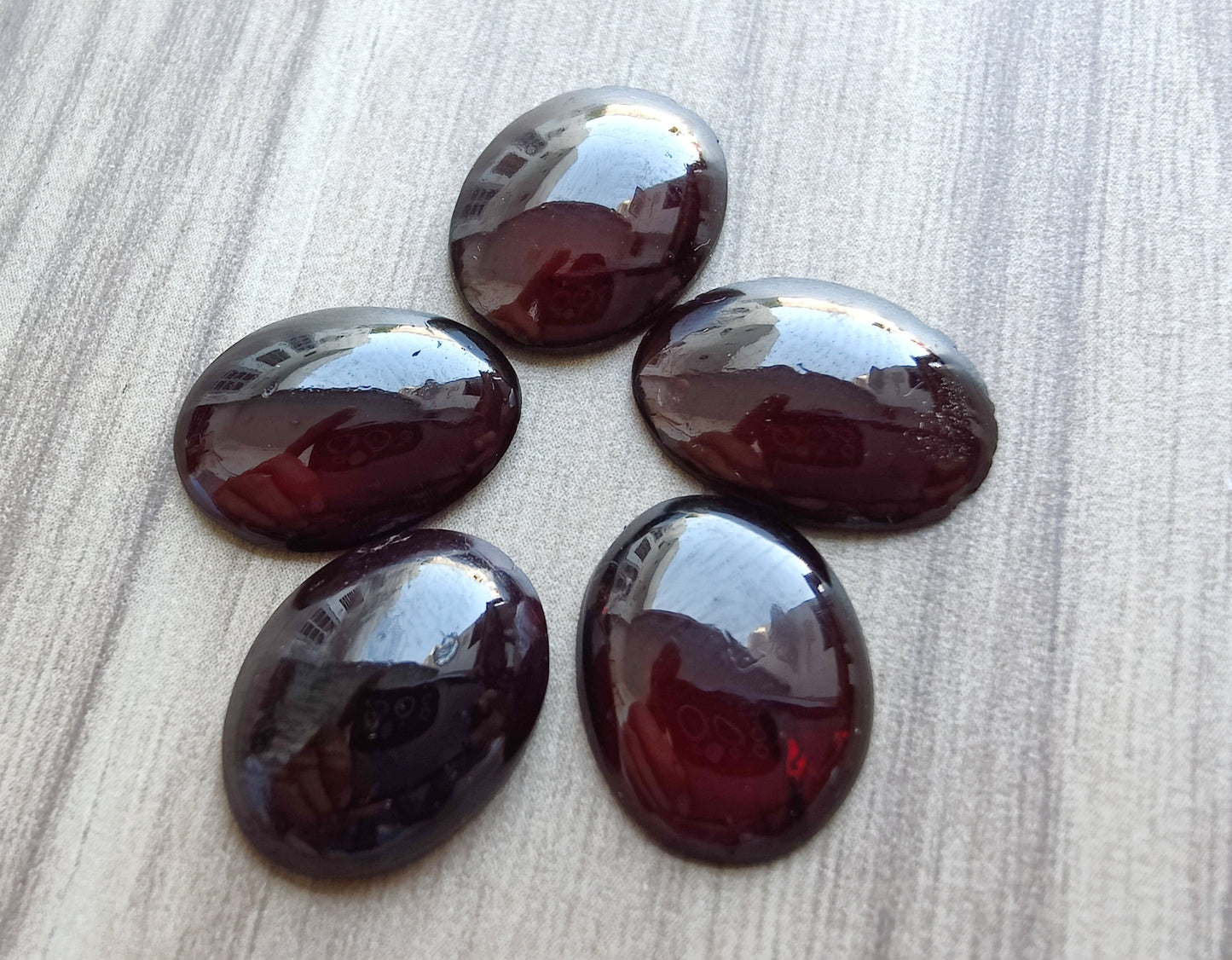 NATURAL GARNET OVAL SHAPE CABOCHON FLAYT BACK CALIBRATED AAA+ QUALITY GEMSTONES, ALL SIZES AVAILABLE