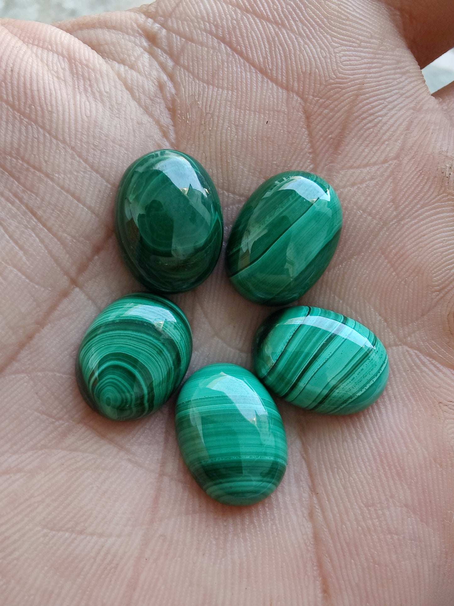 NATURAL MALACHITE OVAL SHAPE AAA+QUALITY CABOCHON FLAT BACK CALIBRATED GEMSTONES, ALL SIZES AVAILABLE