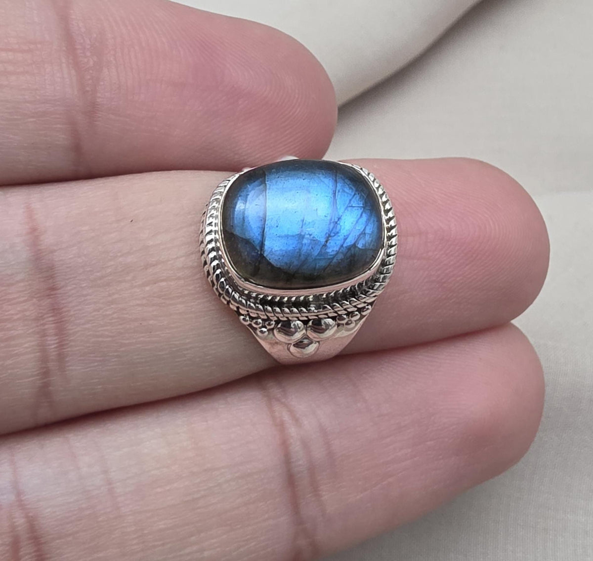 Blue Flash Labradorite 925 Sterling Silver Ring: Handmade Boho Gemstone Jewelry