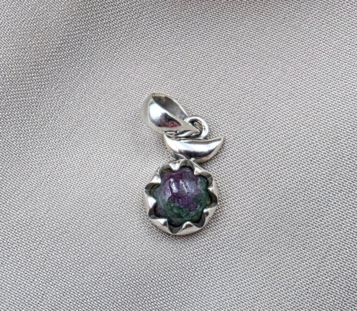 925 Sterling Silver Ruby Zoisite Pendant Natural Round Cabochon Gemstone Floral Necklace Charm