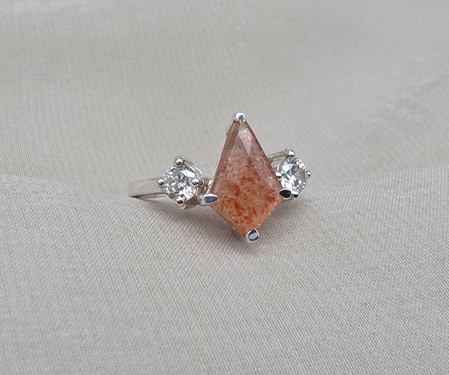 925 SOLID STERLING SILVER NATURAL SUNSTONE GEMSTONE HANDMADE RING, CRYSTAL WEDDING RING ALL SIZES AVAILABLE