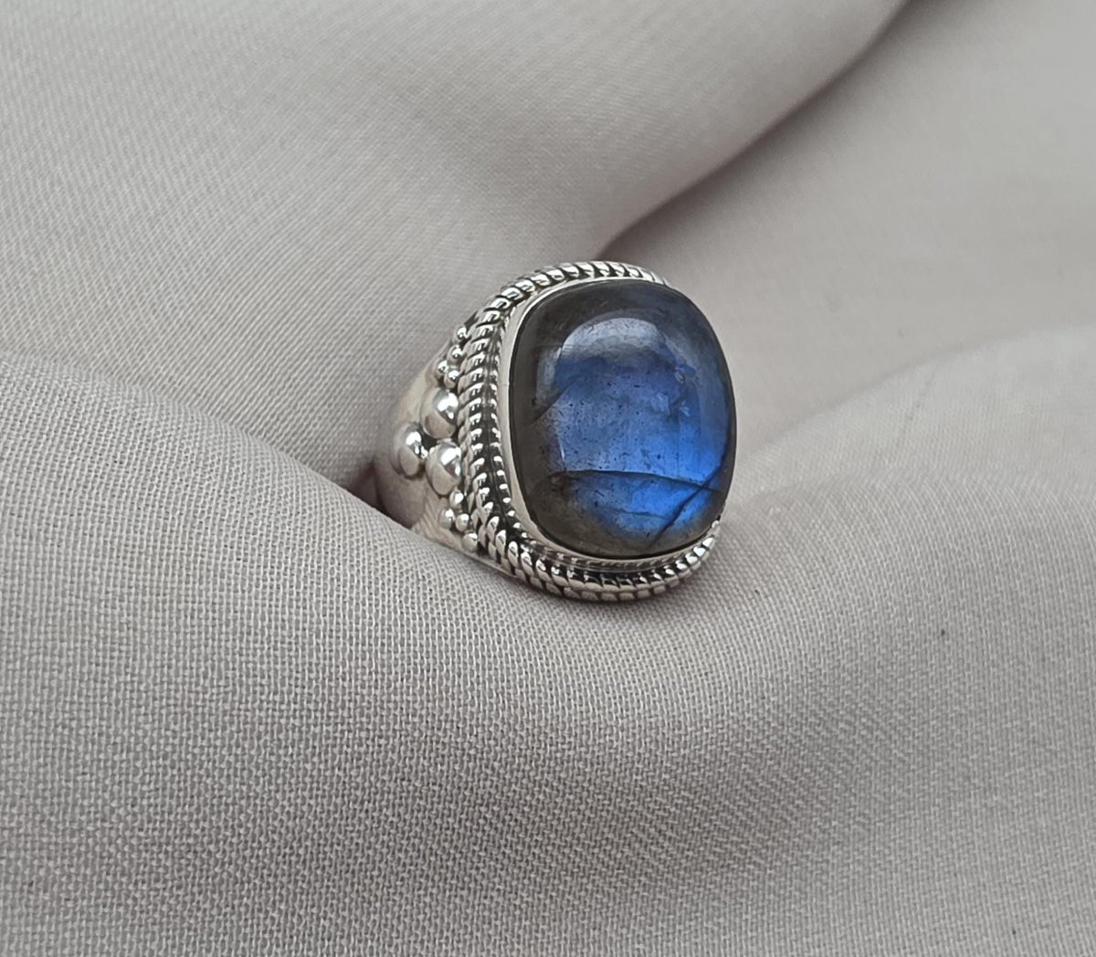 Blue Flash Labradorite 925 Sterling Silver Ring: Handmade Boho Gemstone Jewelry