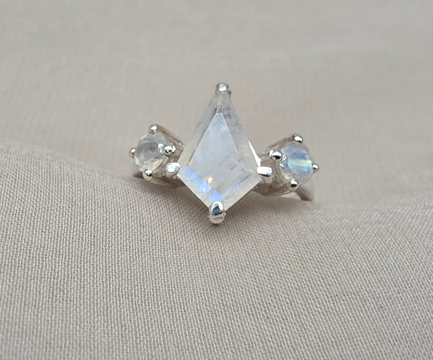 925 SOLID STERLING SILVER NATURAL MOONSTONE GEMSTONE HANDMADE RING, ALL SIZES AVAILABLE