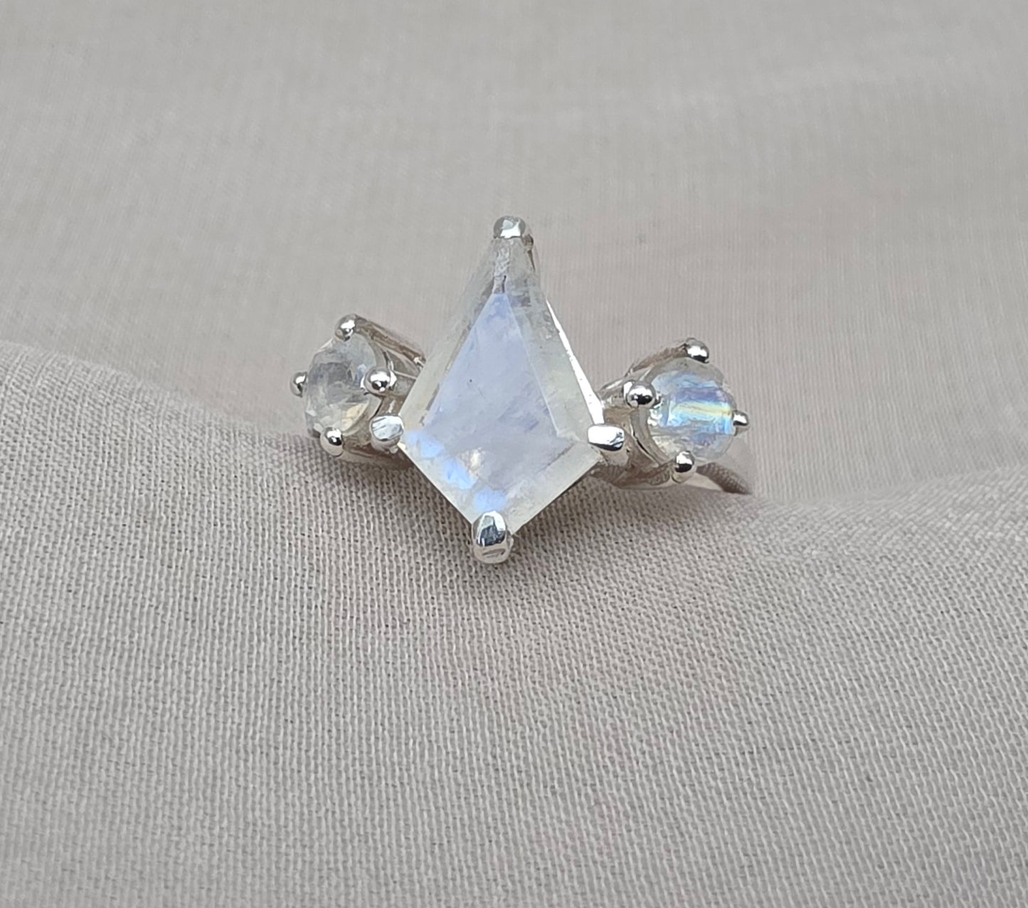 925 SOLID STERLING SILVER NATURAL MOONSTONE GEMSTONE HANDMADE RING, ALL SIZES AVAILABLE