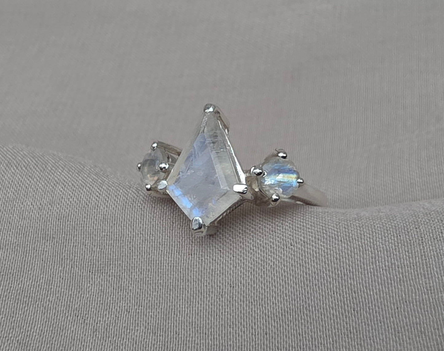 925 SOLID STERLING SILVER NATURAL MOONSTONE GEMSTONE HANDMADE RING, ALL SIZES AVAILABLE