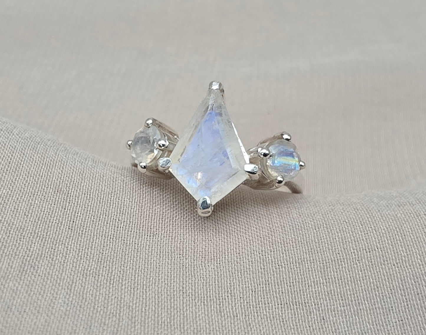 925 SOLID STERLING SILVER NATURAL MOONSTONE GEMSTONE HANDMADE RING, ALL SIZES AVAILABLE