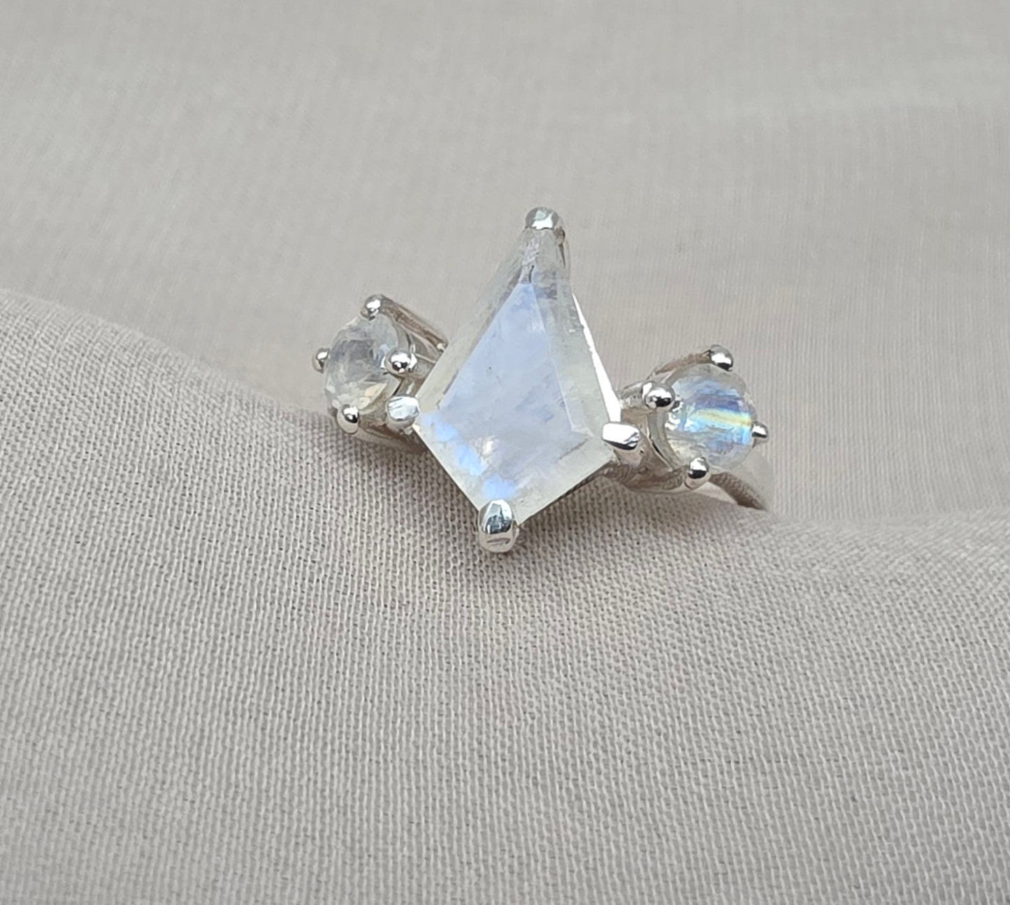 925 SOLID STERLING SILVER NATURAL MOONSTONE GEMSTONE HANDMADE RING, ALL SIZES AVAILABLE