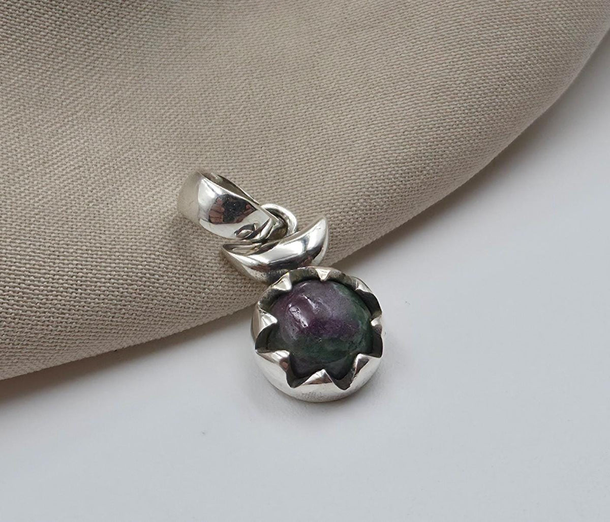 925 Sterling Silver Ruby Zoisite Pendant Natural Round Cabochon Gemstone Floral Necklace Charm