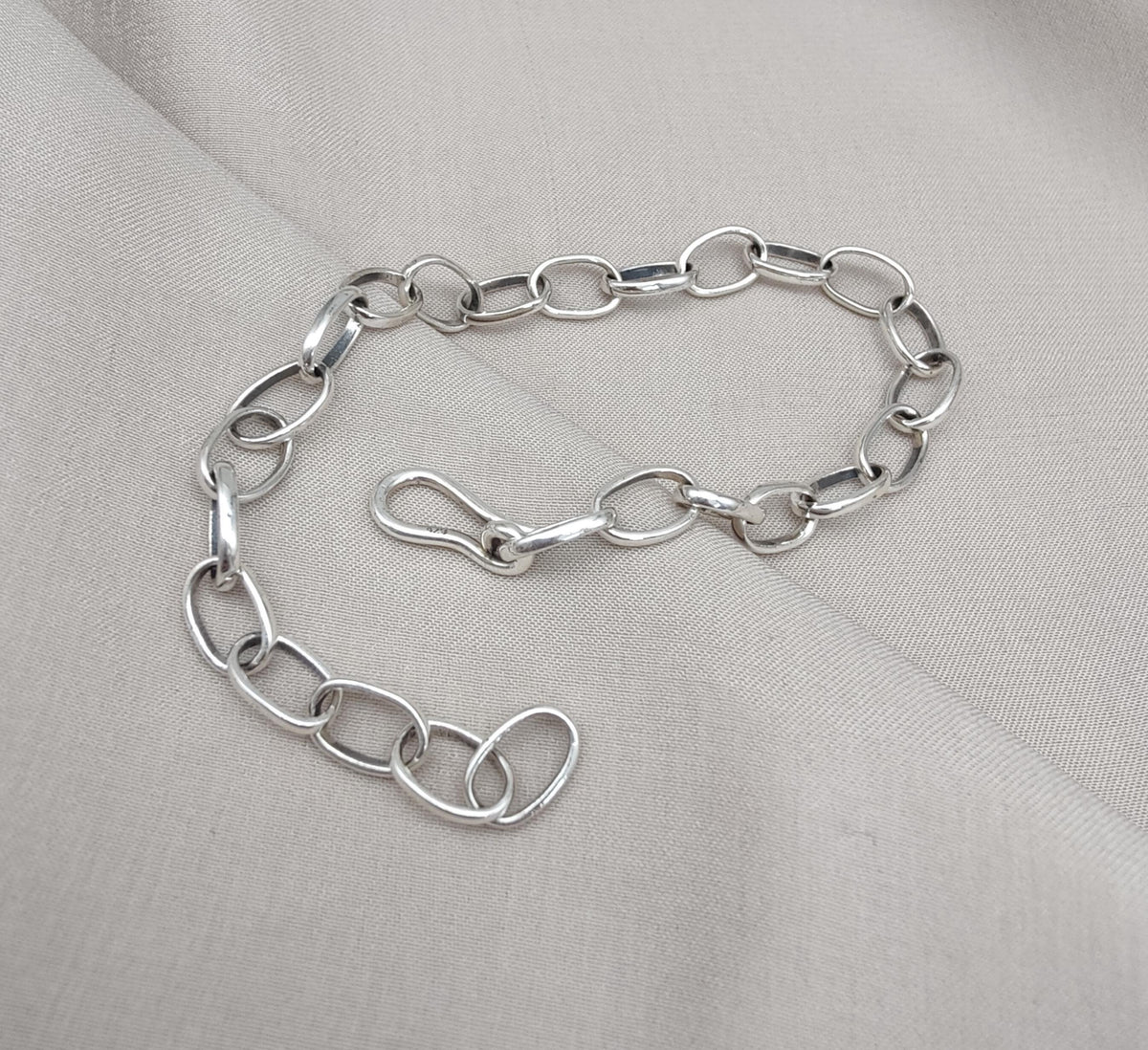 Handmade Sterling Silver Oval Link Bracelet: Minimalist Unisex Jewelry