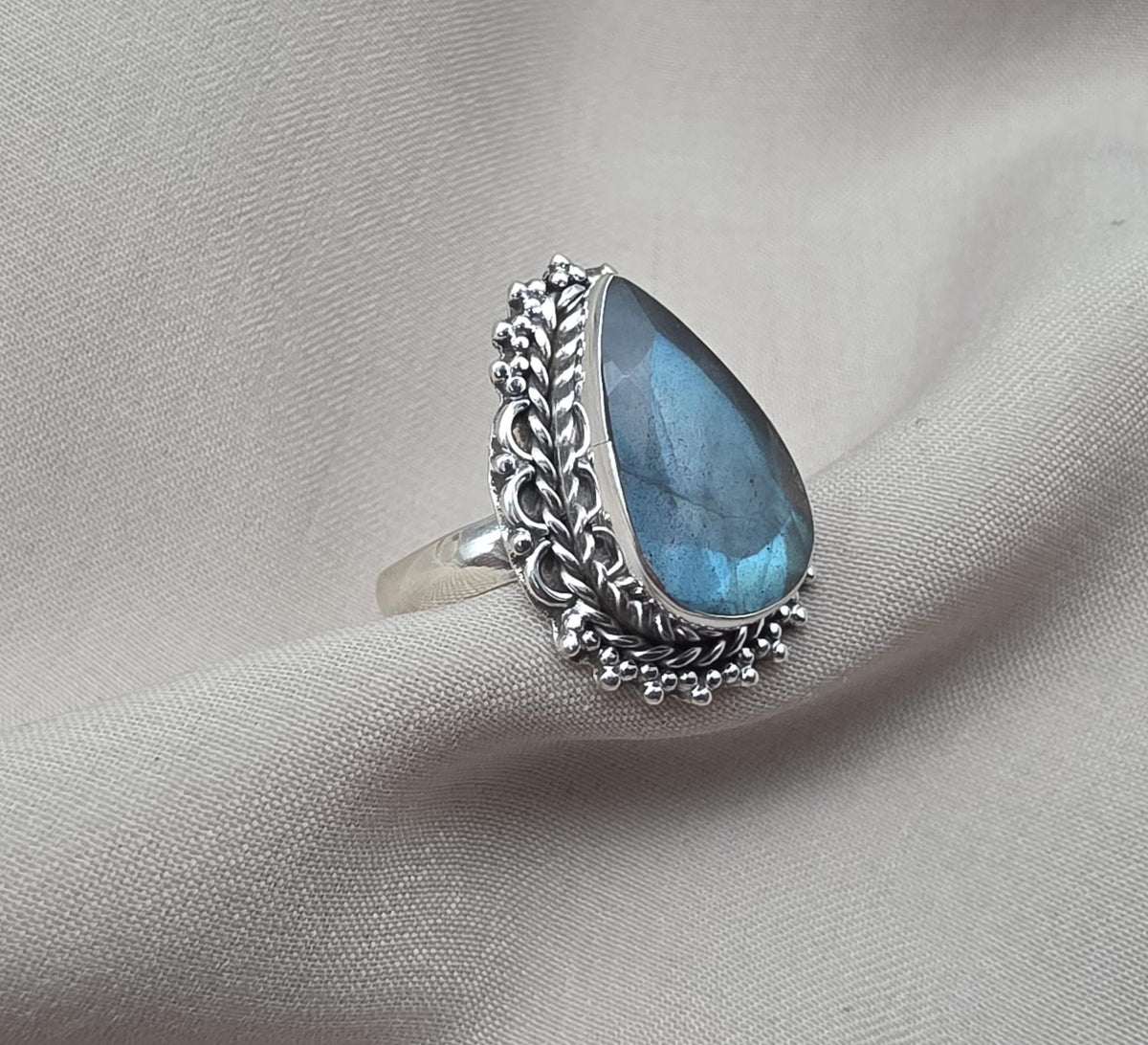 Labradorite Ring 925 Sterling Silver Natural Blue Flash Gemstone Ring Handmade Boho Jewelry