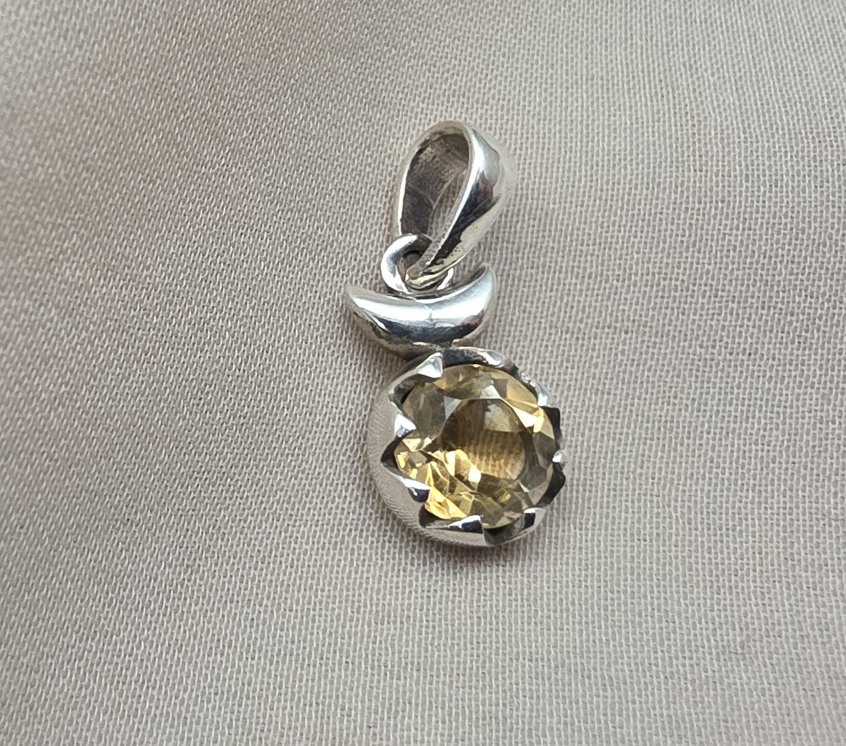925 Sterling Silver Citrine Pendant: Round Faceted Gemstone, Wholesale Jewelry