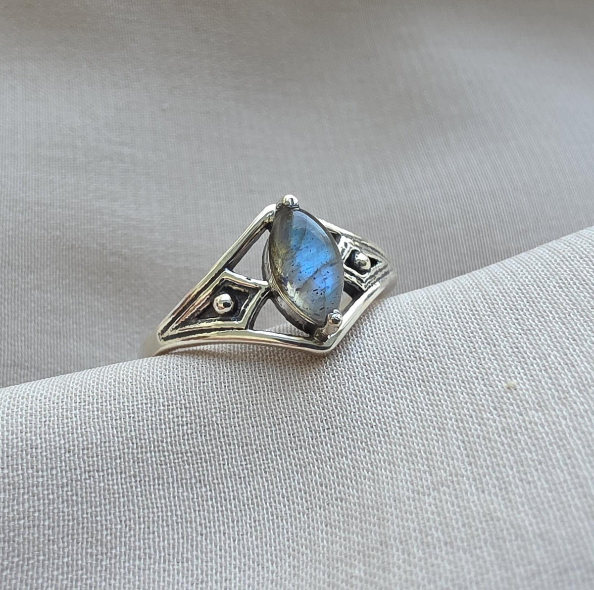 925 Sterling Silver Labradorite Ring Marquise Blue Flash Gemstone Geometric Modern Minimal Ring