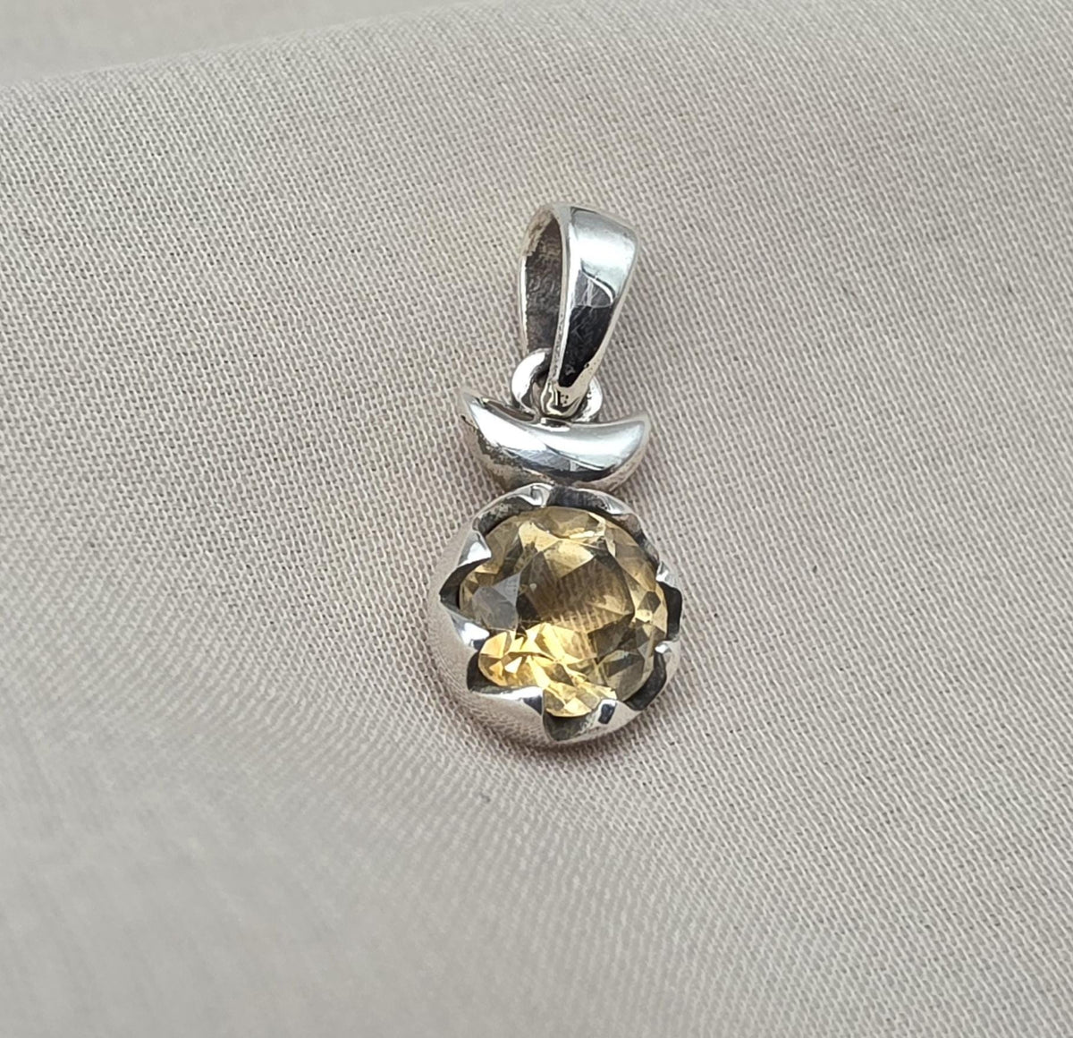925 Sterling Silver Citrine Pendant: Round Faceted Gemstone, Wholesale Jewelry