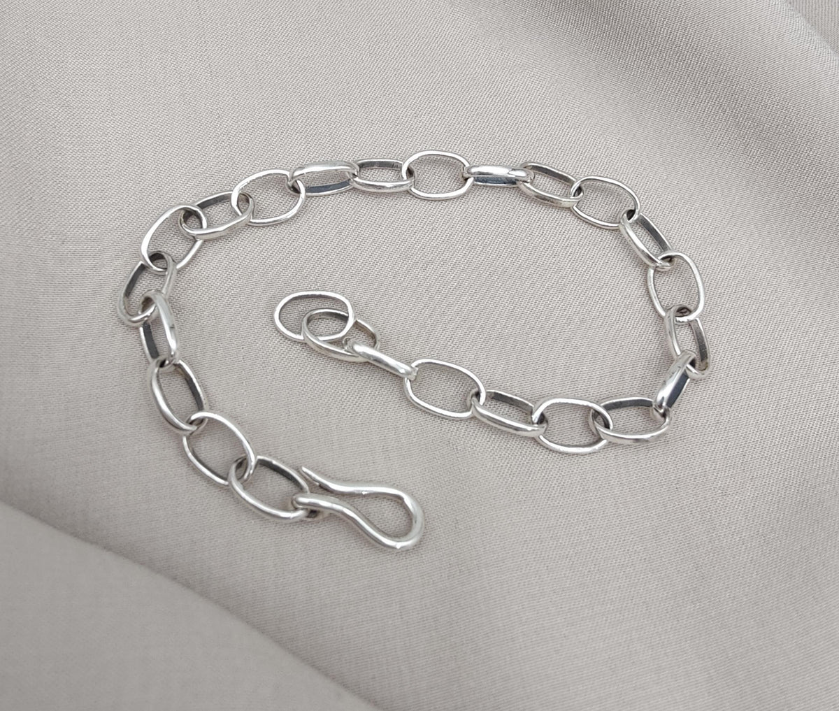 Handmade Sterling Silver Oval Link Bracelet: Minimalist Unisex Jewelry