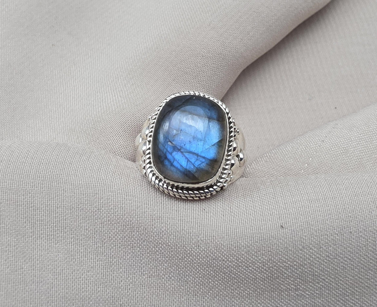 Blue Flash Labradorite 925 Sterling Silver Ring: Handmade Boho Gemstone Jewelry