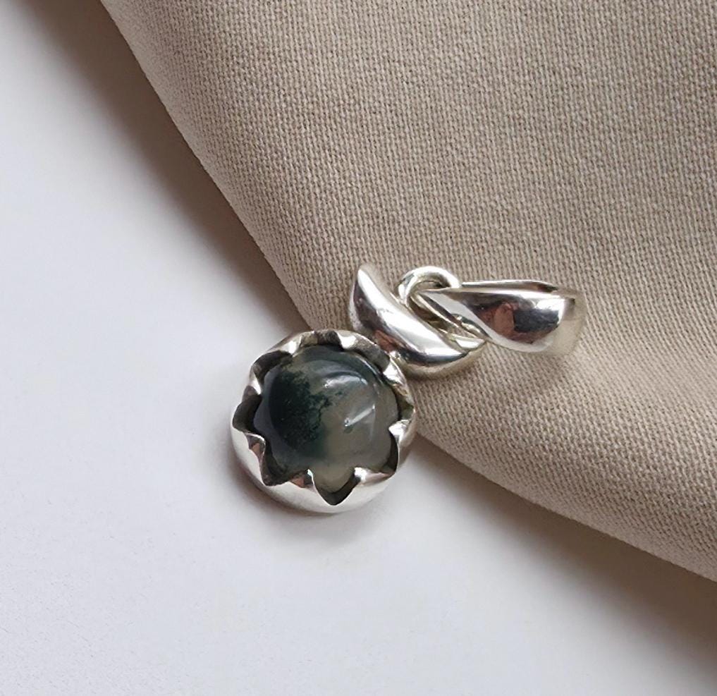 925 Sterling Silver Green Moss Agate Pendant Natural Round Cabochon Floral Gemstone Necklace Charm