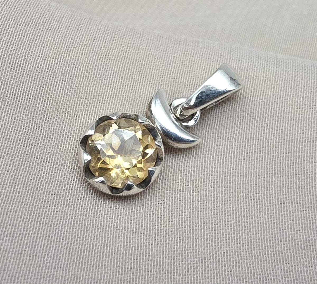 925 Sterling Silver Citrine Pendant: Round Faceted Gemstone, Wholesale Jewelry