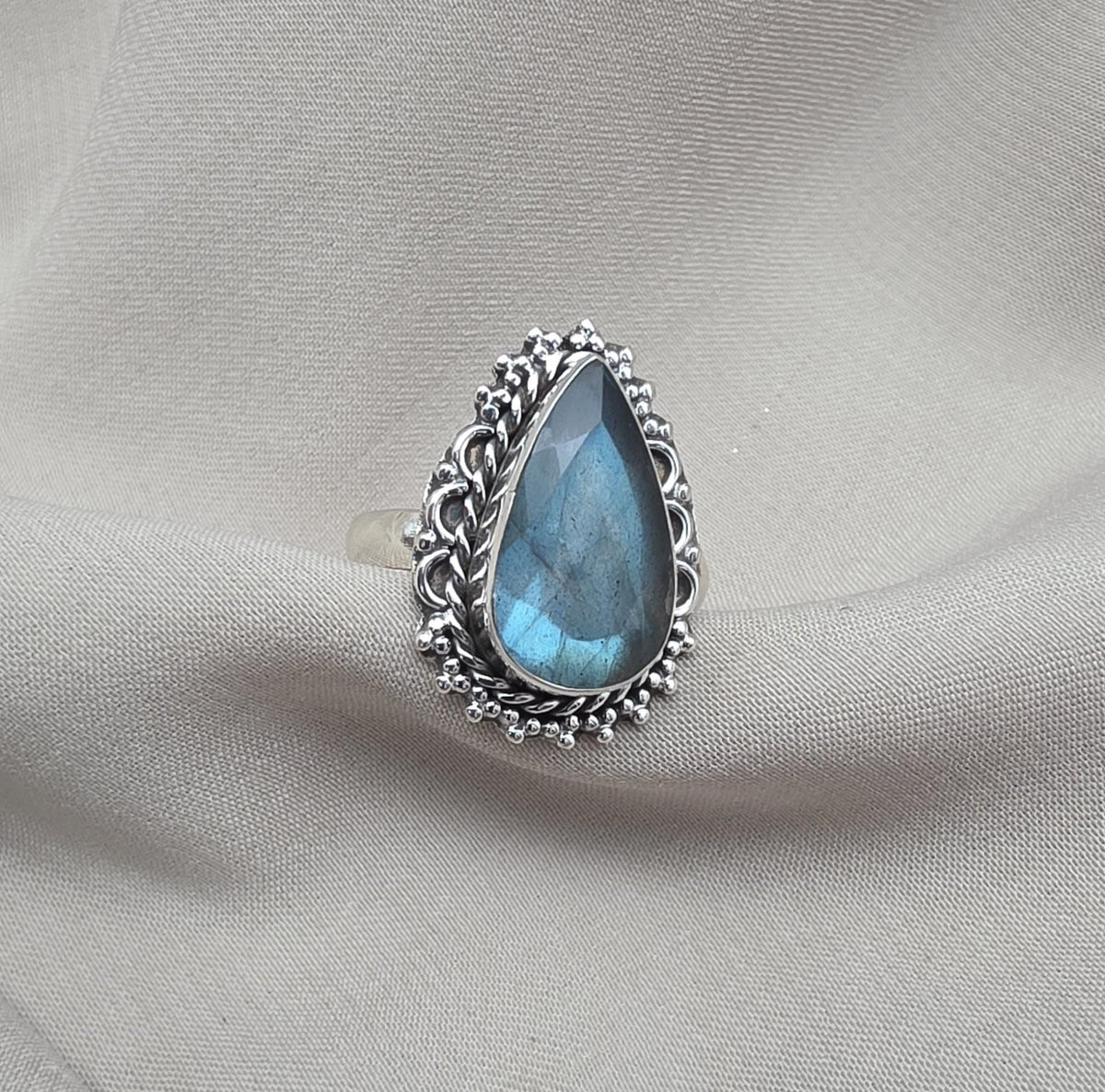 Labradorite Ring 925 Sterling Silver Natural Blue Flash Gemstone Ring Handmade Boho Jewelry