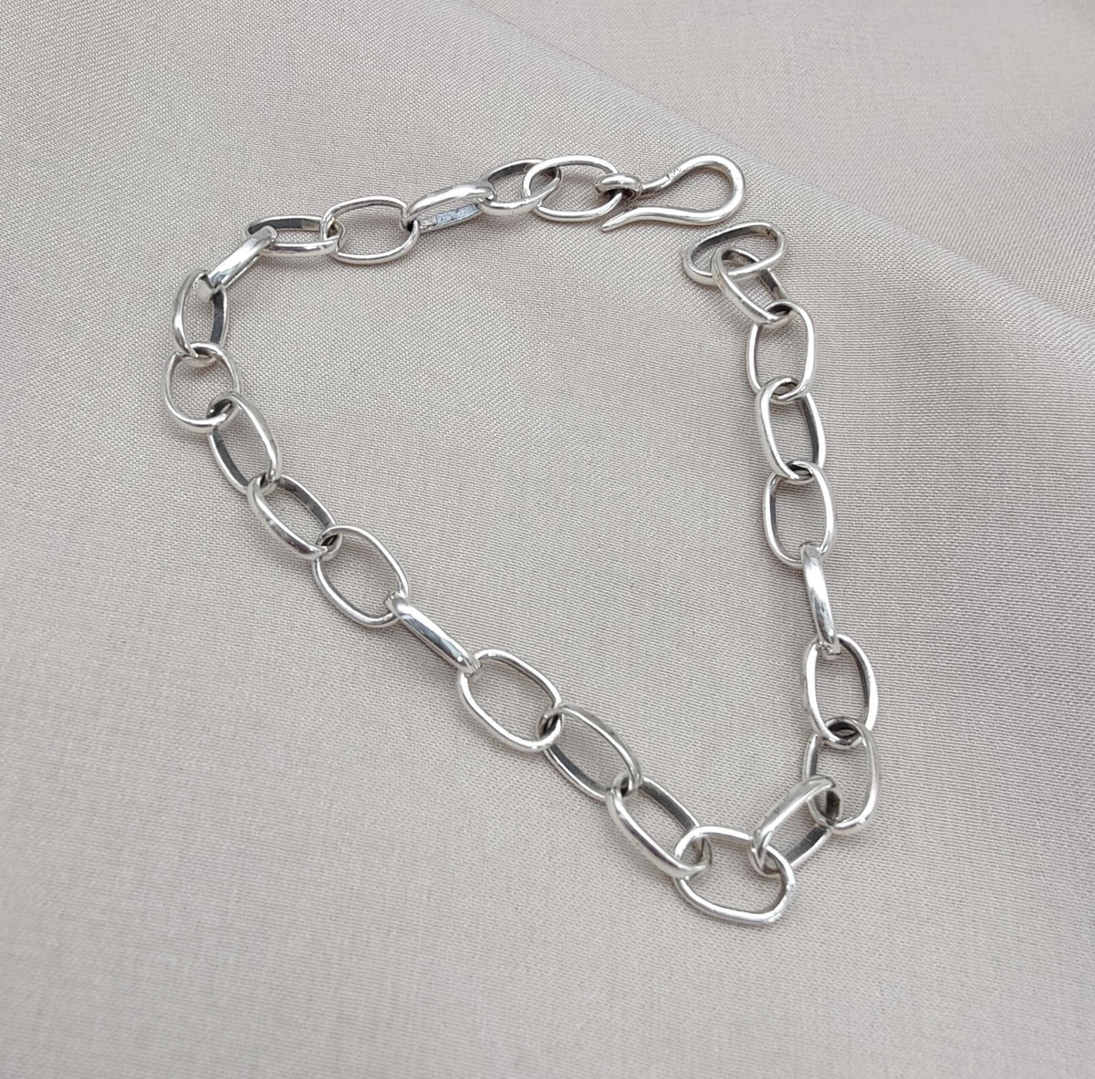Handmade Sterling Silver Oval Link Bracelet: Minimalist Unisex Jewelry