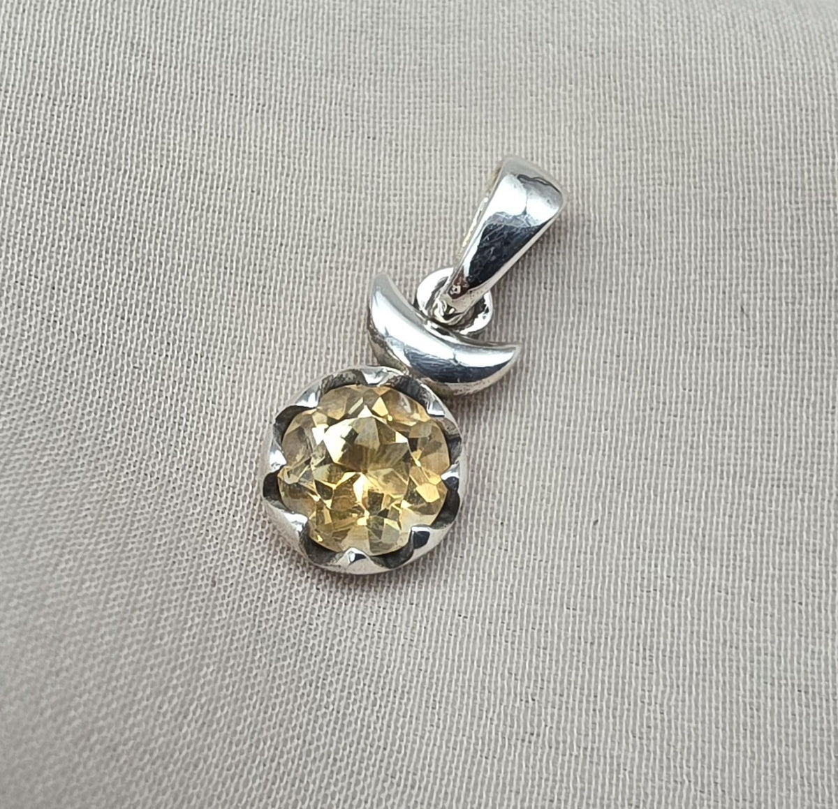 925 Sterling Silver Citrine Pendant: Round Faceted Gemstone, Wholesale Jewelry