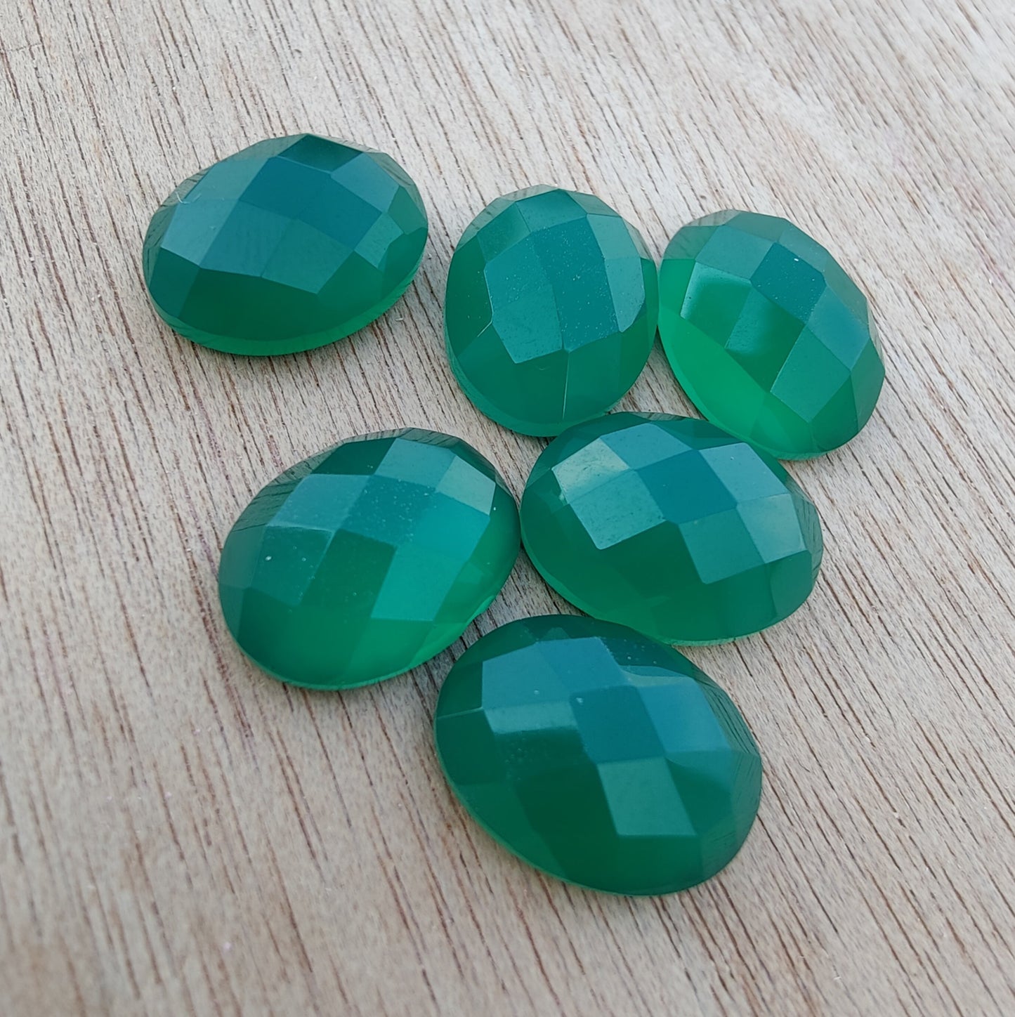 NATURAL GREEN ONYX CHECKER CUT OVAL SHAPE FLAT BACK CALIBRATED GEMSTONES, ALL SIZES AVAILABLE