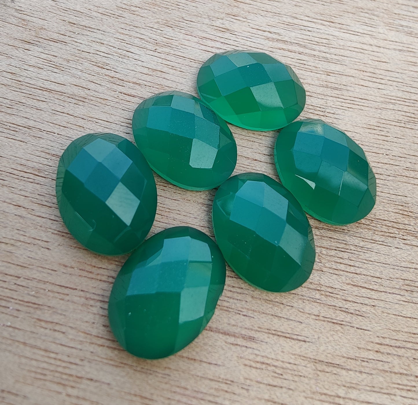 NATURAL GREEN ONYX CHECKER CUT OVAL SHAPE FLAT BACK CALIBRATED GEMSTONES, ALL SIZES AVAILABLE