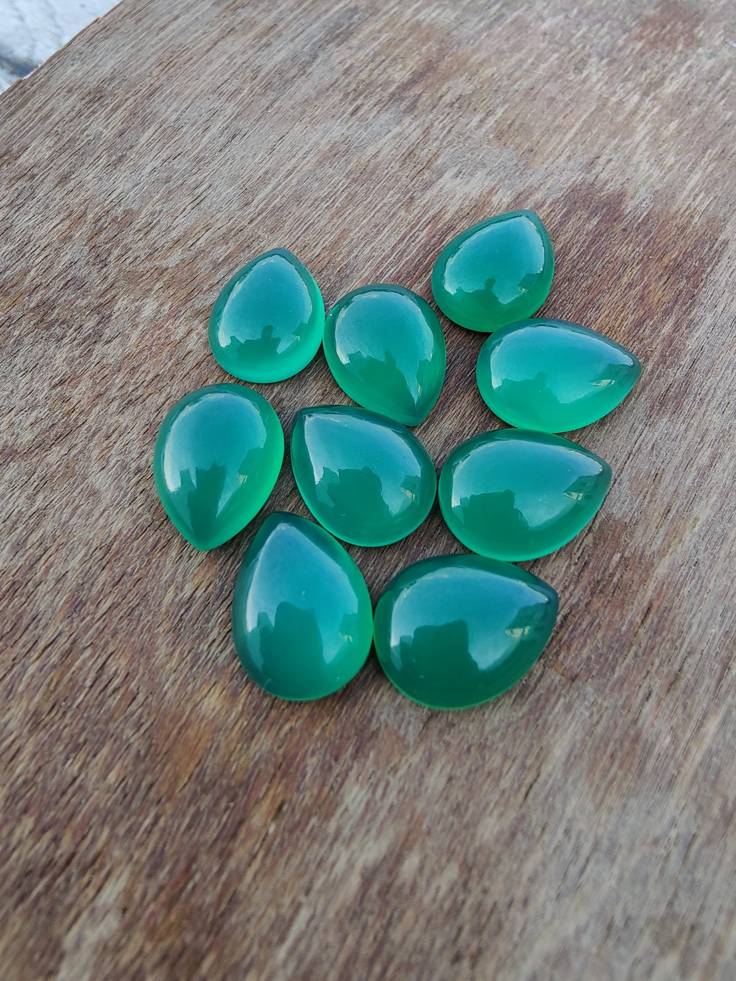 AAA+ QUALITY NATURAL GREEN ONYX PEAR SHAPE CABOCHON FLAT BACK CALIBRATED TEARDROP SHAPE GEMSTONES, ALL SIZES AVAILABLE