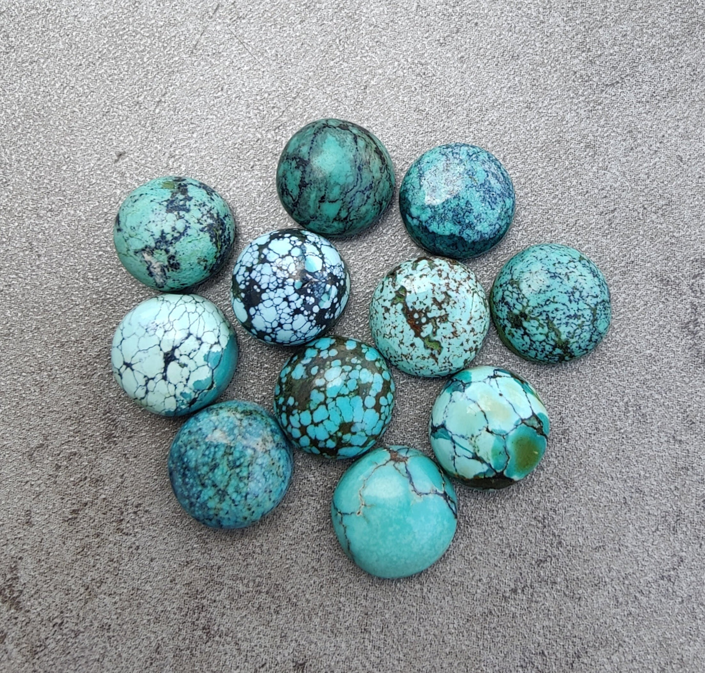 AAA+ QUALITY NATURAL TIBETAN TURQUOISE ROUND SHAPE CABOCHON FLAT BACK CALIBRATED GEMSTONES, ALL SIZES AVAILABLE