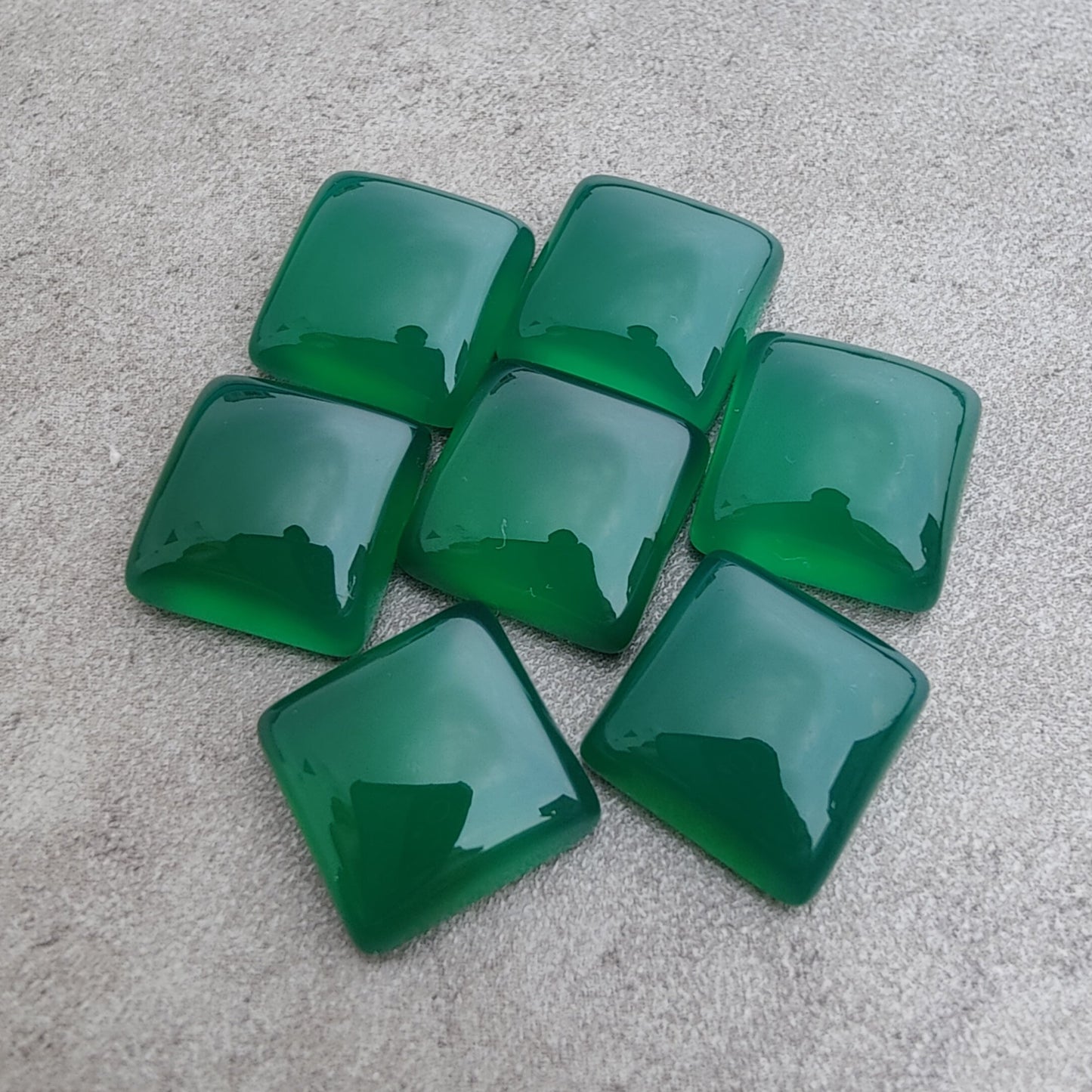 AAA+ QUALITY NATURAL GREEN ONYX SQUARE SHAPE CABOCHOM FLAT BACK CALIBRATED GEMSTONES, ALL SIZES AVAILABLE
