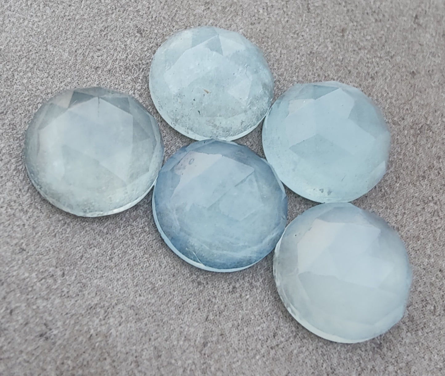 AAA+ QUALITY NATURAL PREHNITE ROUND SHAPE CHECKER CUT FLAT BACK CALIBRATED GEMSTONES, ALL SIZES AVAILABLE
