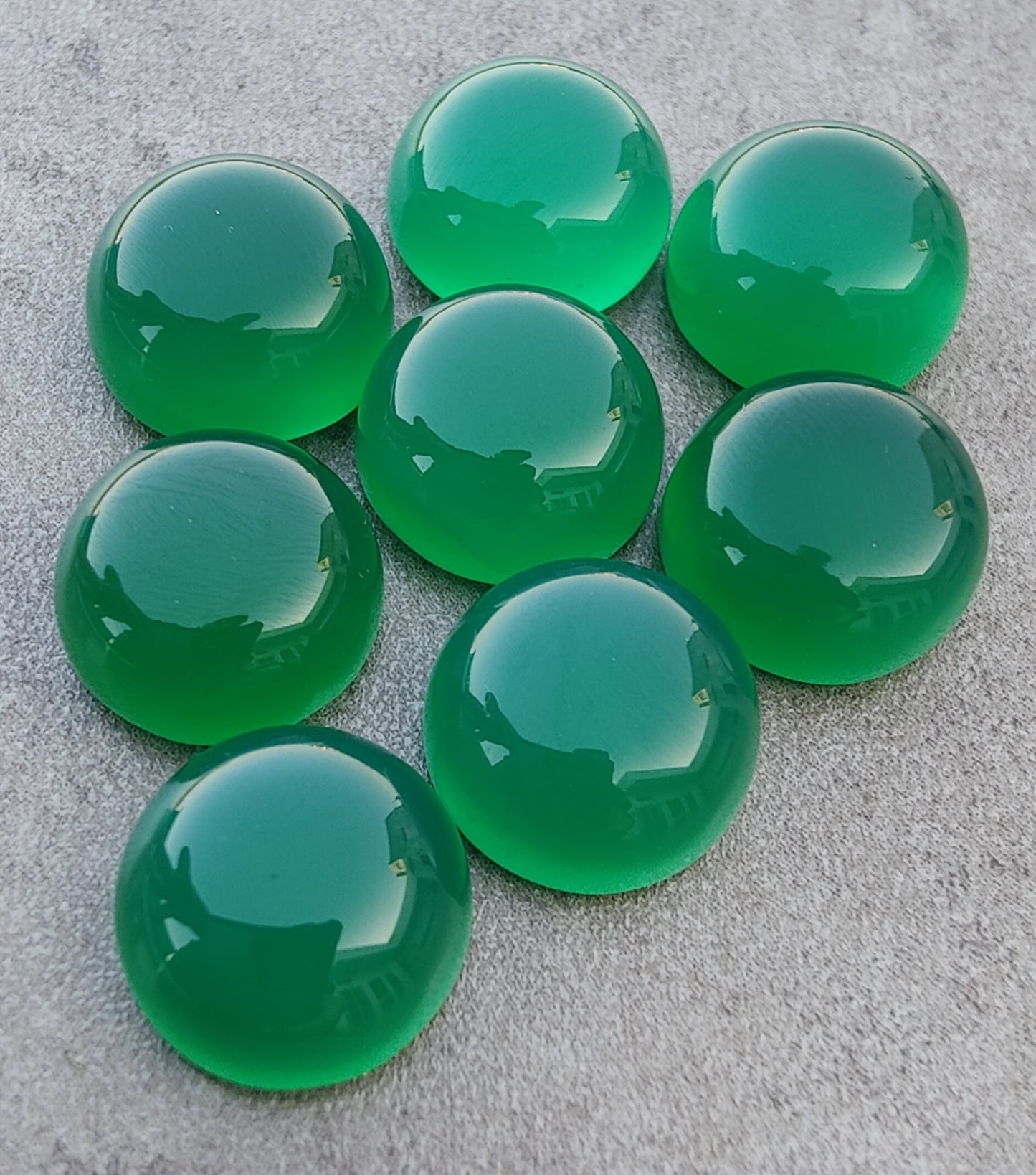 AAA+ QUALITY NATURAL GREEN ONYX ROUND SHAPE CABOCHON FLAT BACK CALIBRATED ROUND SHAPE GEMSTONES, ALL SIZES AVAILABLE
