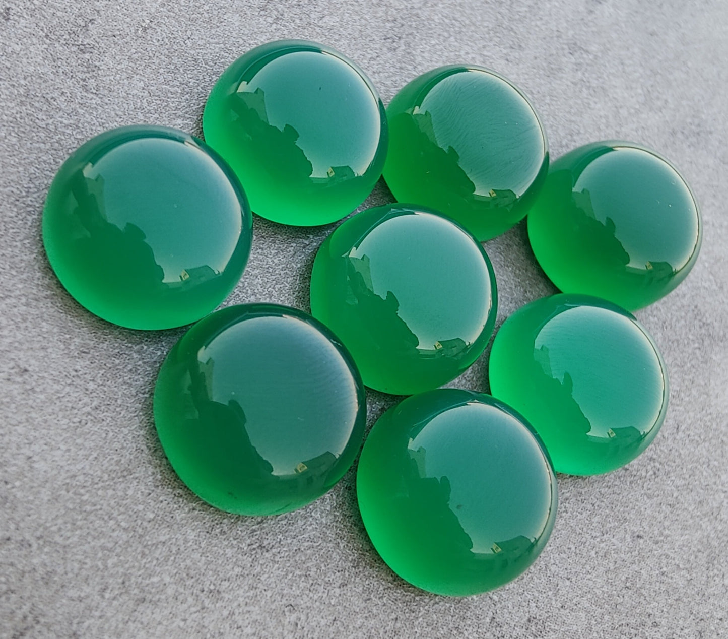 AAA+ QUALITY NATURAL GREEN ONYX ROUND SHAPE CABOCHON FLAT BACK CALIBRATED ROUND SHAPE GEMSTONES, ALL SIZES AVAILABLE